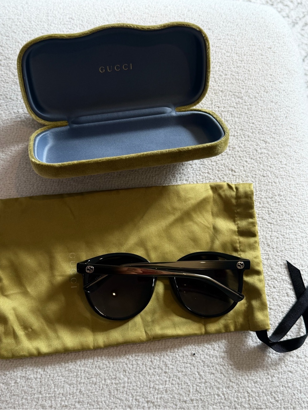 Gucci Black Oval Sunglasses with Olive Pouch and Case - Picture 2 of 4